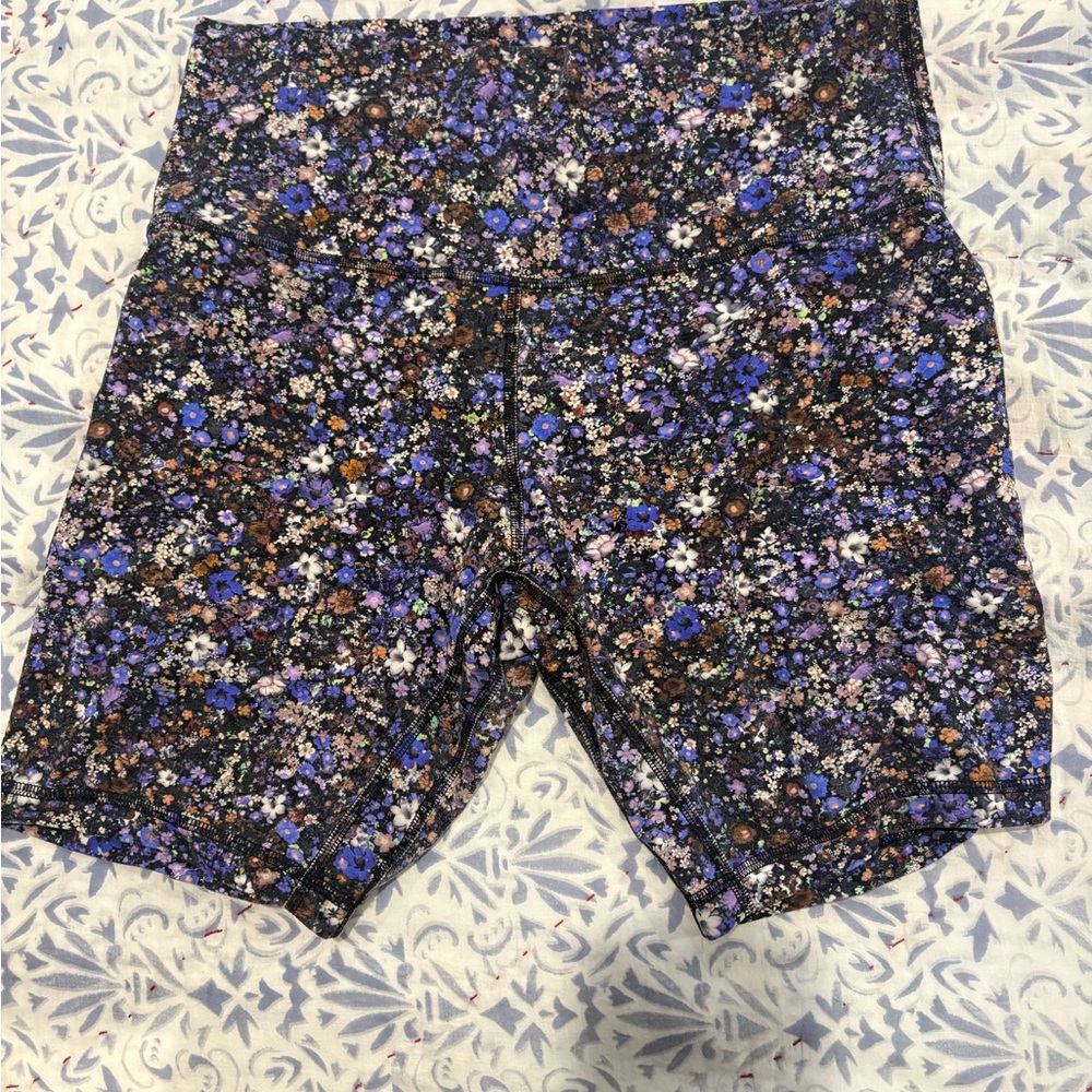 lululemon athletica Floral Bike Shorts - Black and Blue